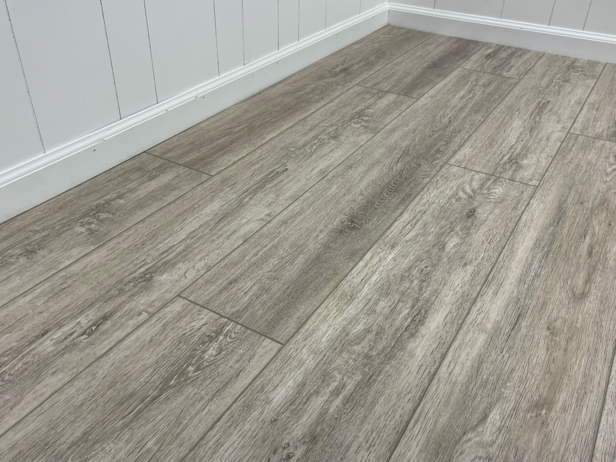 Antigua floor color sample