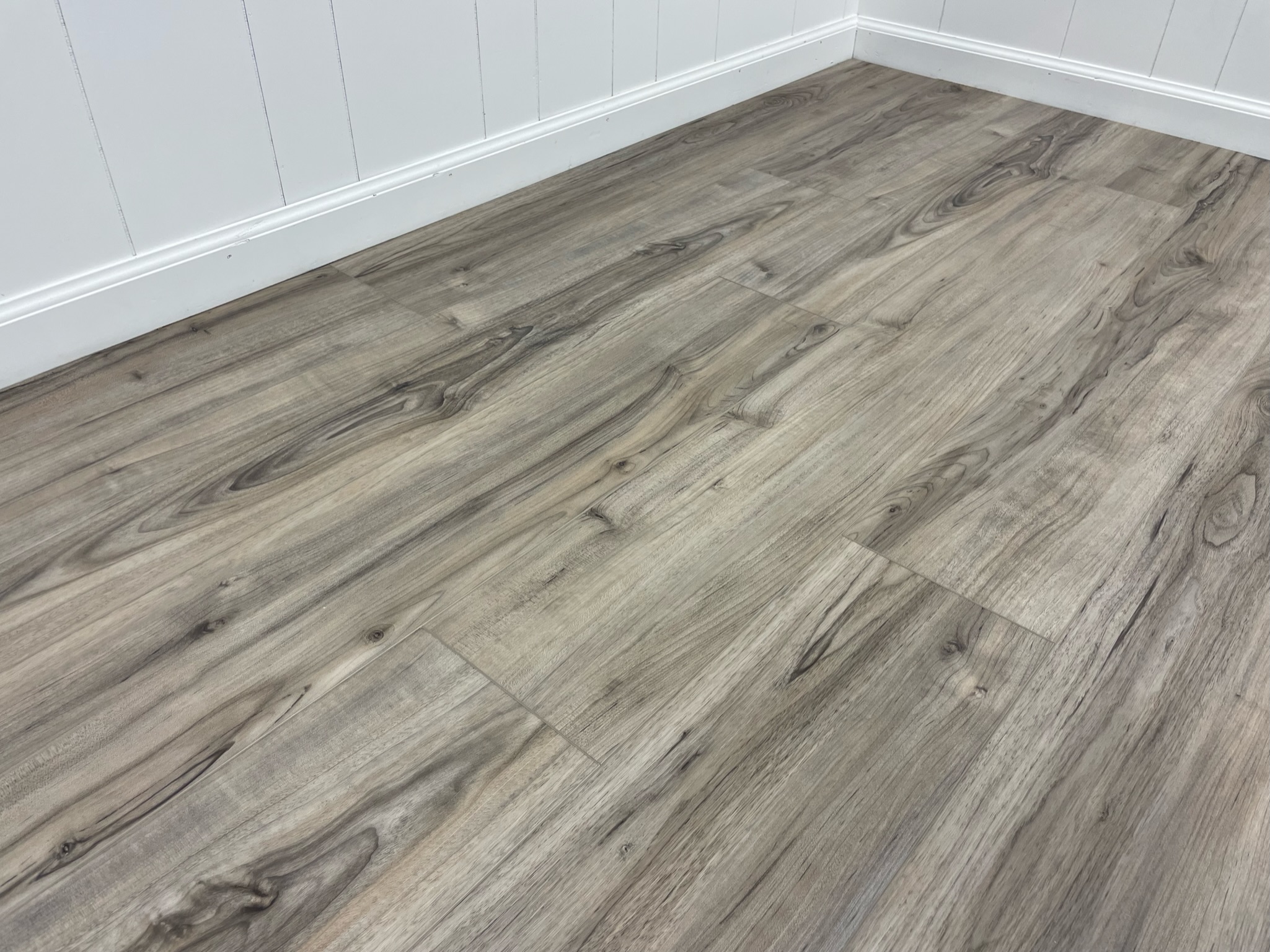 Oakwood floor color sample