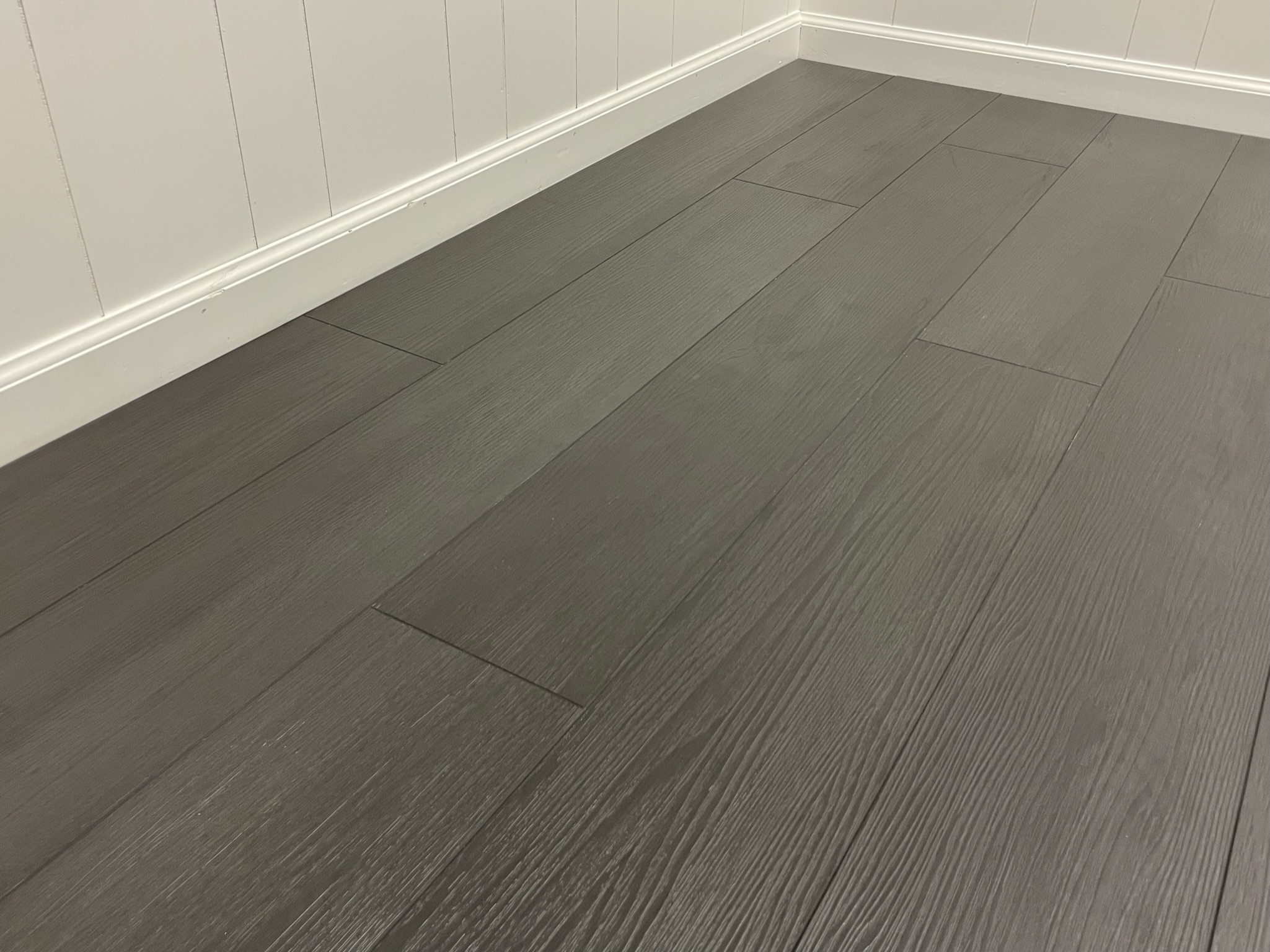 Santorini floor color sample