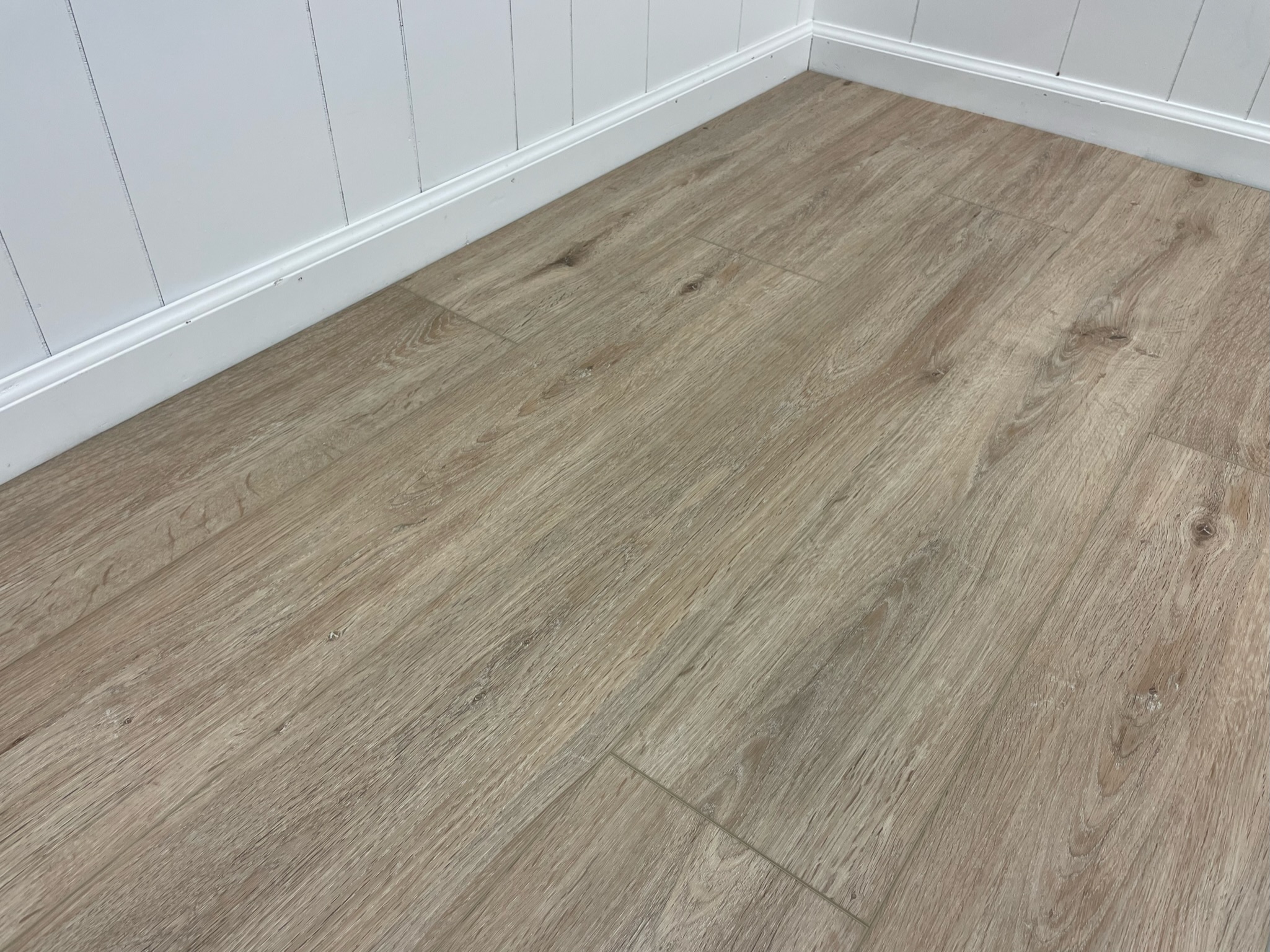 Baymont floor color sample