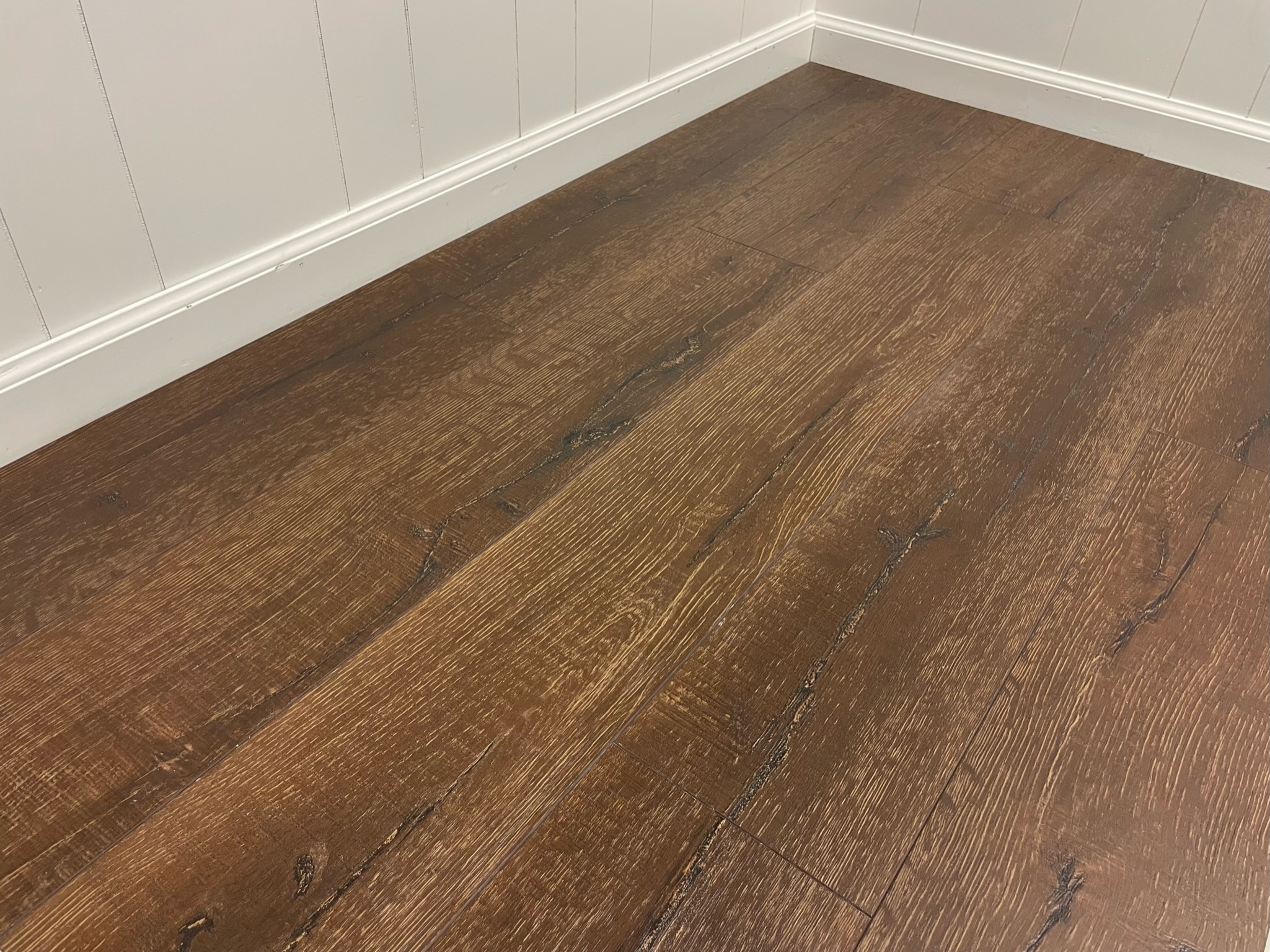 Buckingham floor color sample