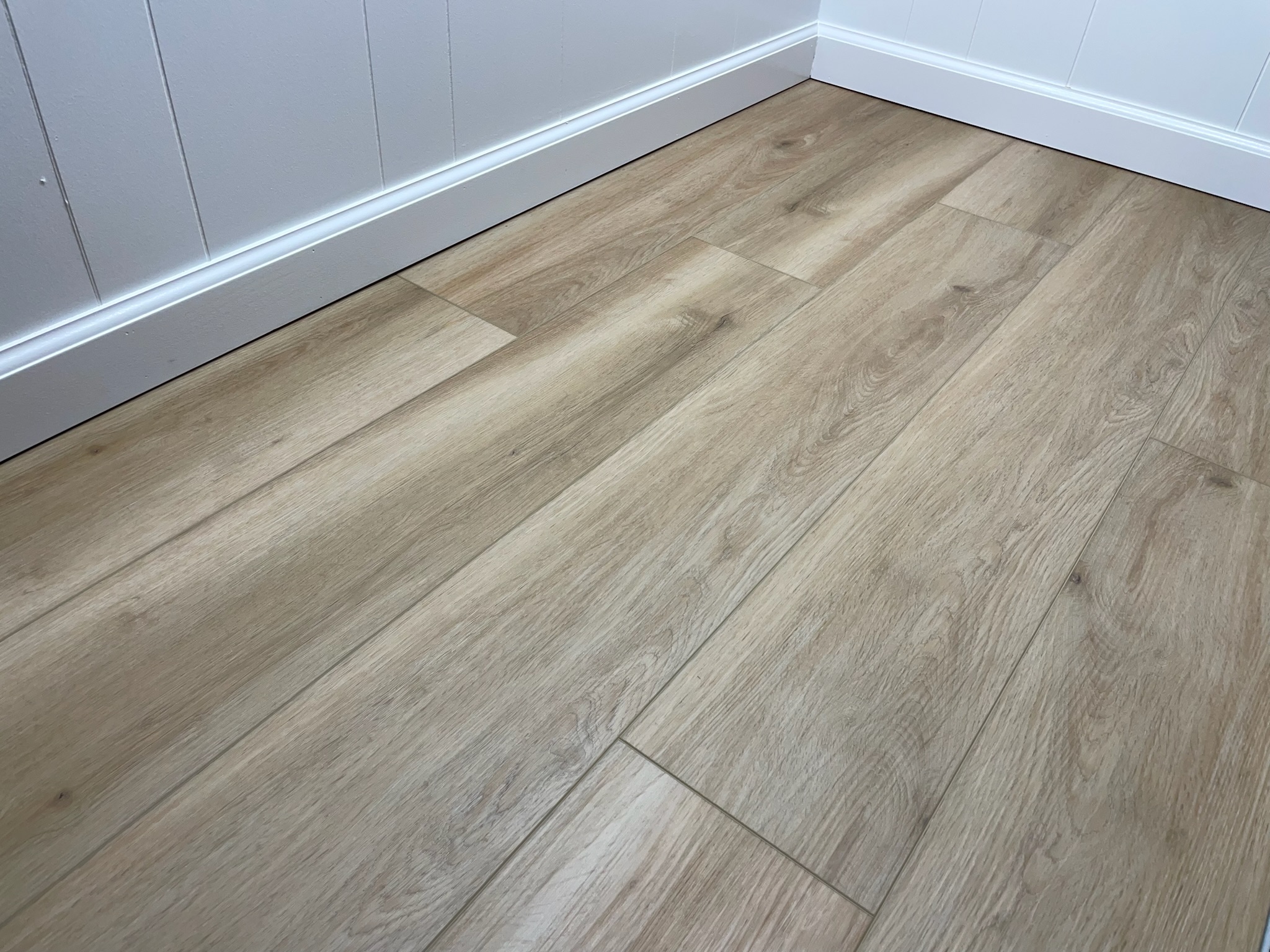 Gherkin floor color sample